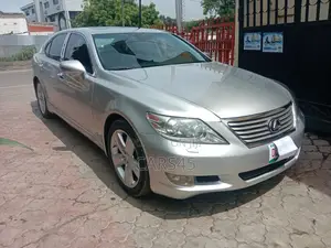 Lexus LS 2010 Silver