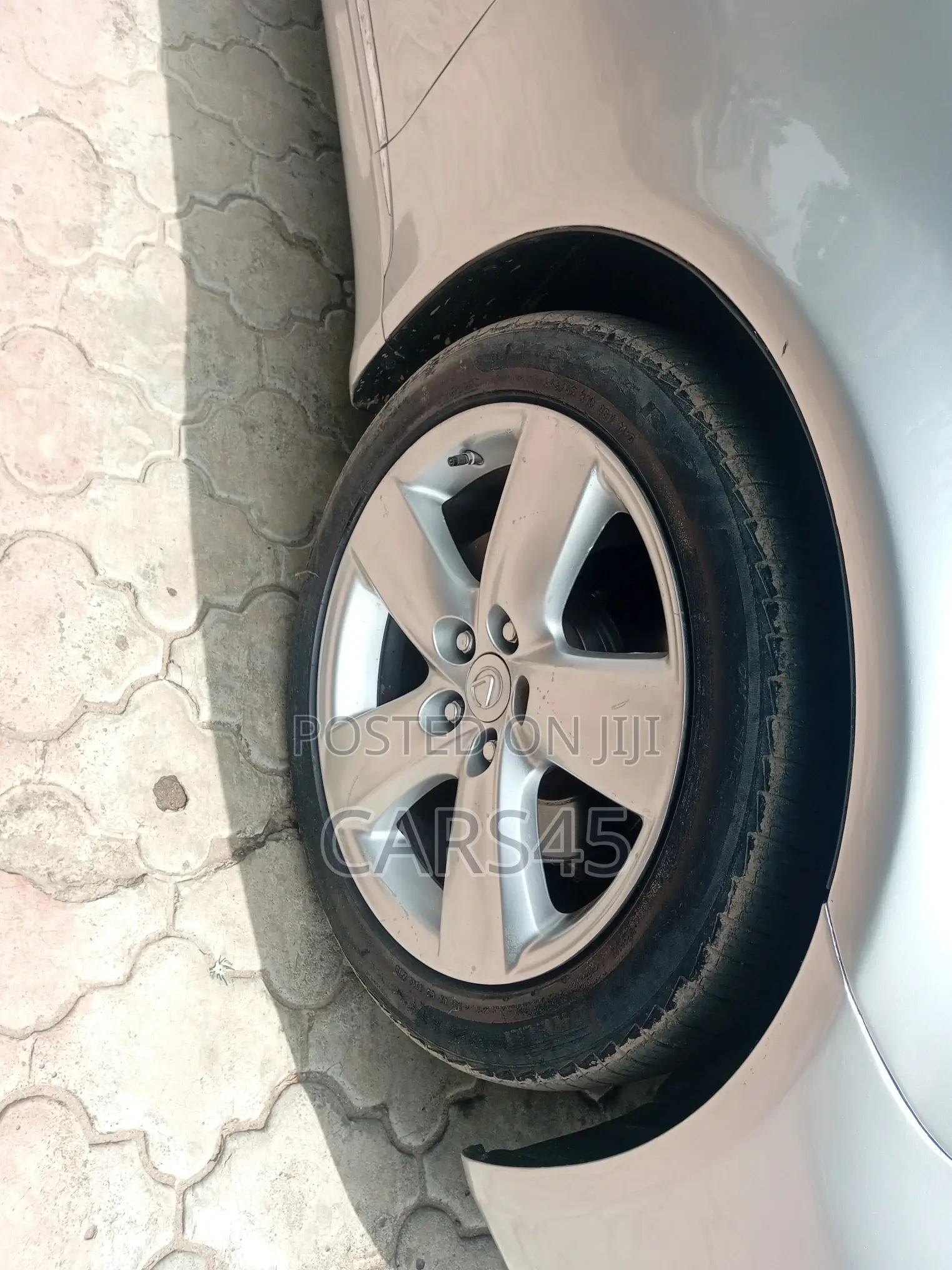 Lexus LS 2010 Silver