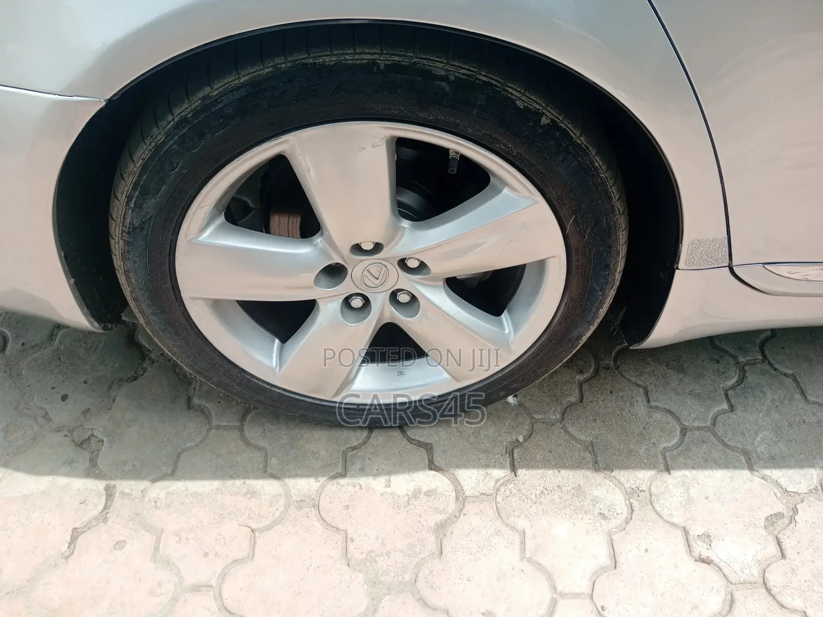 Lexus LS 2010 Silver
