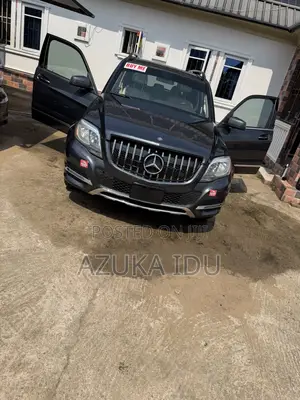 Mercedes-Benz GLK-Class Base GLK 350 4dr AWD 4MATIC (3.5L 6cyl 7A) 2015