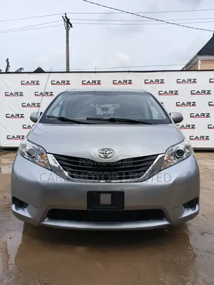 Toyota Sienna L FWD 7 Passenger 2013 Silver