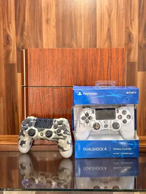 Ps 4 Fat Hacked With 2 Game Pads