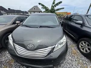 Toyota Sienna 2011 Green