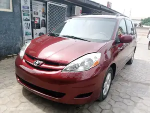 Toyota Sienna 2008 Red
