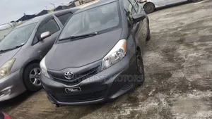 Toyota Yaris 2012 Gray