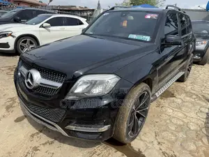 Mercedes-Benz GLK-Class 350 2014 Black