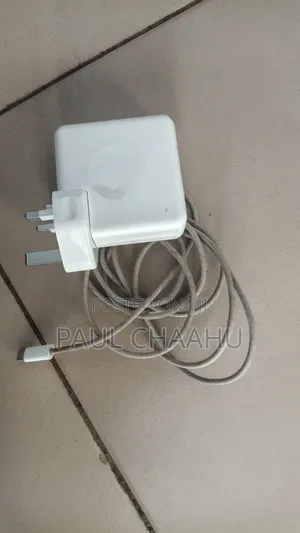 Apple Charger M2