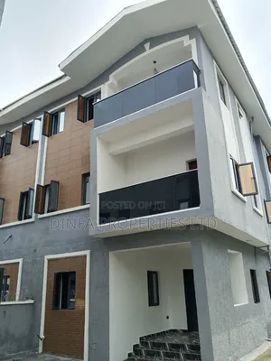 4bdrm Duplex in Chevron Drive for rent