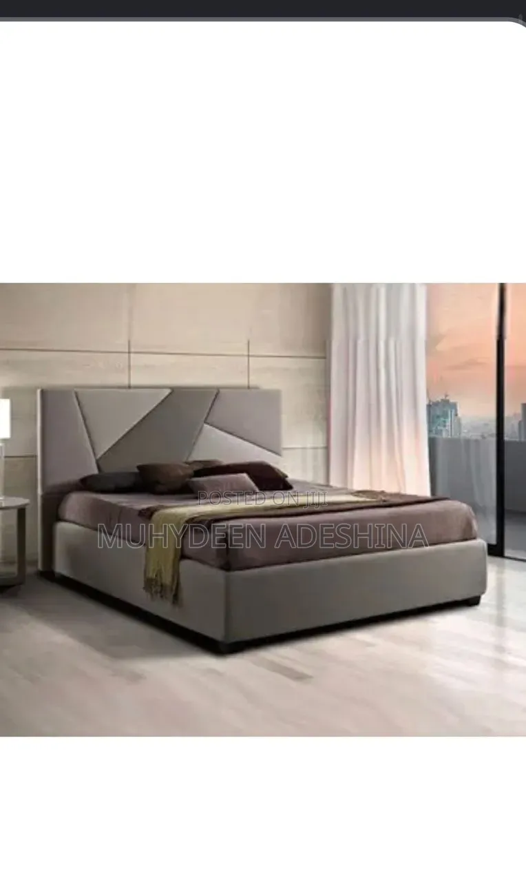 4,5 by 6ft Bedframe