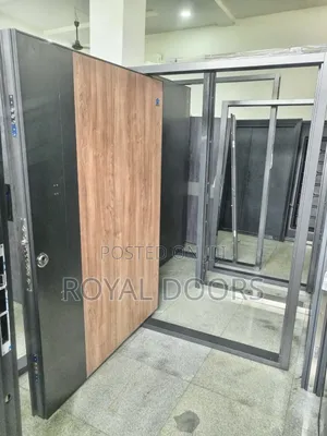 Pivot Casta Door