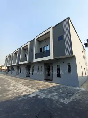 4bdrm Townhouse/Terrace in Ogombo for sale