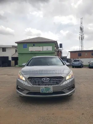 Hyundai Sonata Limited 4dr Sedan (2.4L 4cyl 6A) 2015 Silver