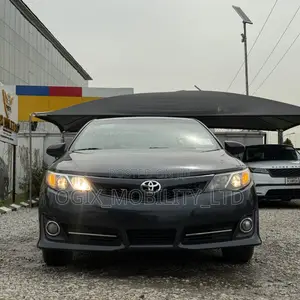 Toyota Camry SE 2024 Black