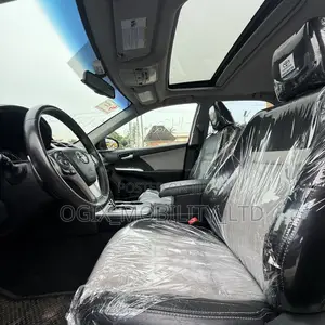 Toyota Camry SE 2024 Black