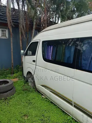 Toyota Grand HiAce 2012 White