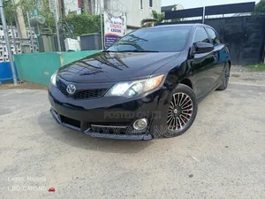 Toyota Camry SE 4dr Sedan (2.5L 4cyl 6A) 2013 Black