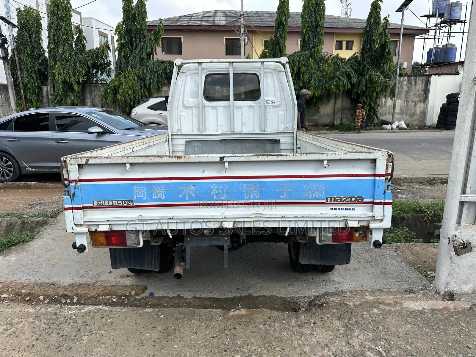 Mazda Bongo 2000 Model