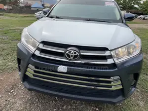 Toyota Highlander XLE 4dr SUV AWD (3.5L 6cyl 6A) 2015 Blue