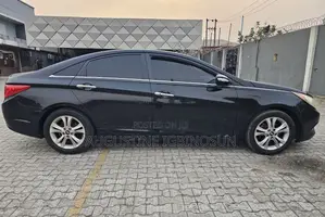 Hyundai Sonata 2013 Black