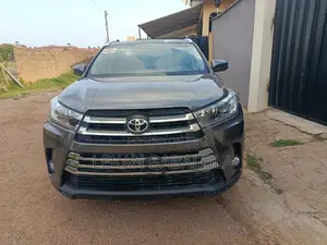 Toyota Highlander 2016