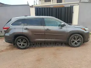 Toyota Highlander 2016