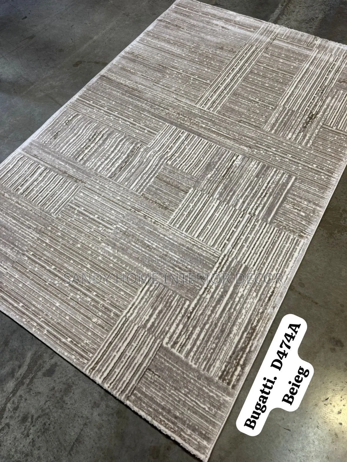 D47 Design Quality Turkish Center Rug