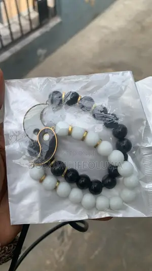 Couple Hand Bead