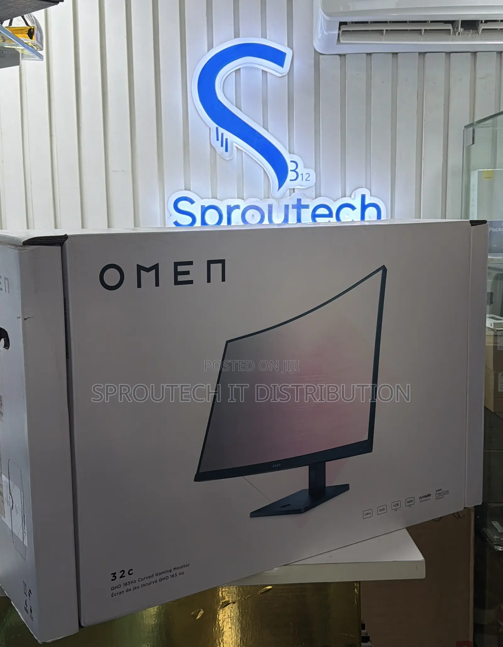 HP Omen 32c Curved Gaming Monitor QHD