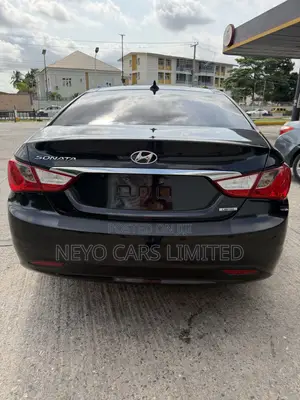 Hyundai Sonata Limited Sedan FWD (2.4L 4cyl 6A) 2012 Black