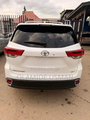 Toyota Highlander XLE 4dr SUV (3.5L 6cyl 6A) 2015 White