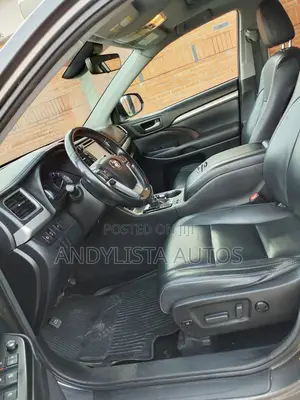 Toyota Highlander XLE 4x4 V6 (3.5L 6cyl 8A) 2017 Gray