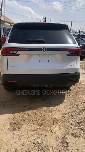 Toyota Grand Highlander XLE AWD 2024 White