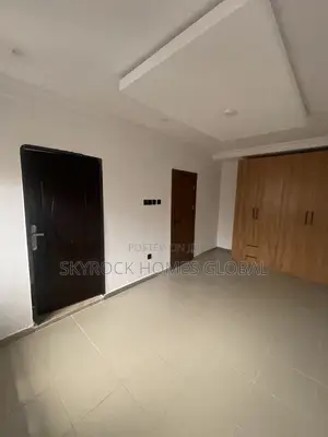 4bdrm Duplex in Chevron for rent