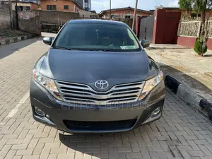 Toyota Venza XLE 2010 Gray