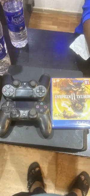 Play Station 4