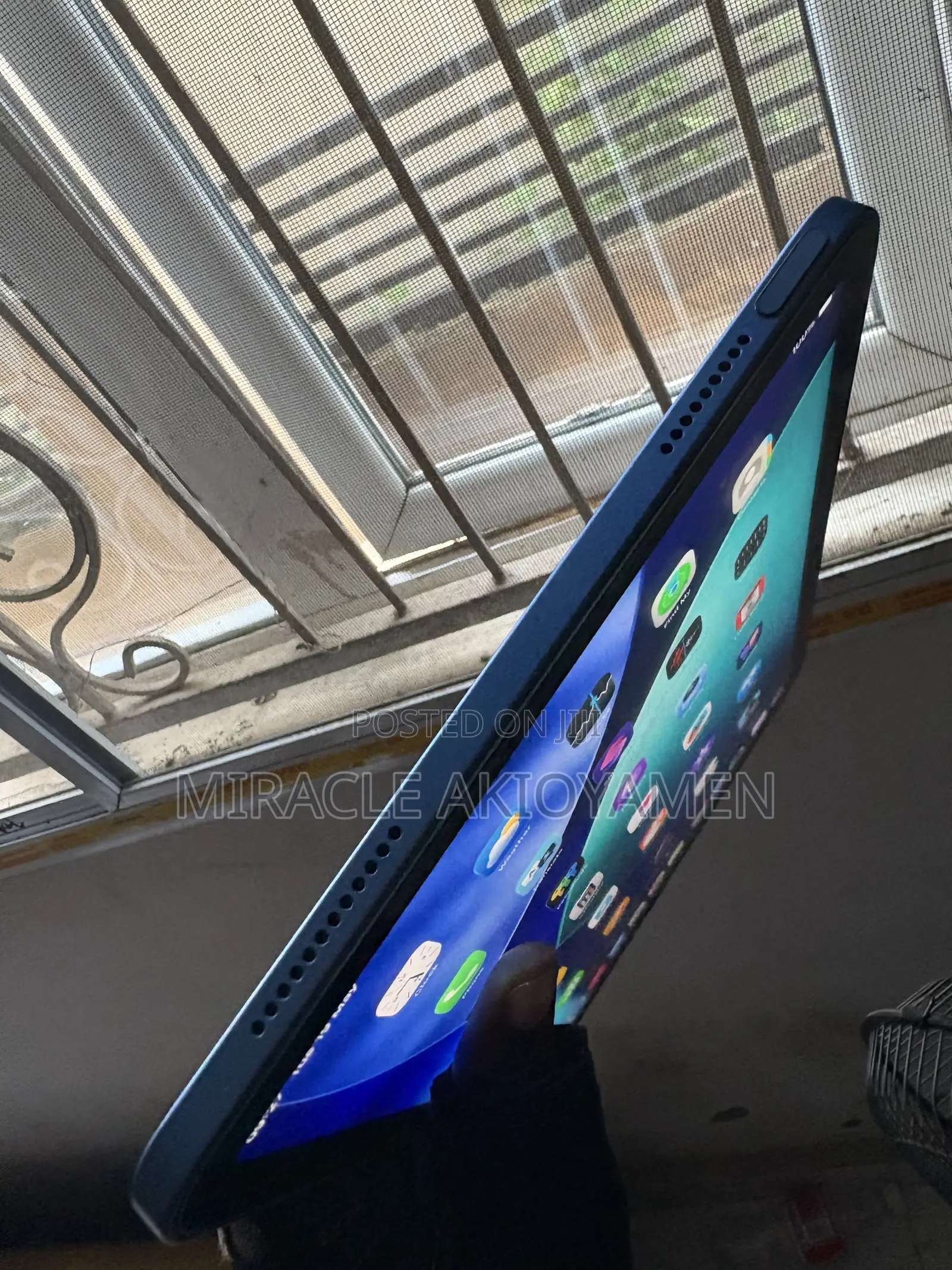 Apple iPad (2025) 128 GB Blue