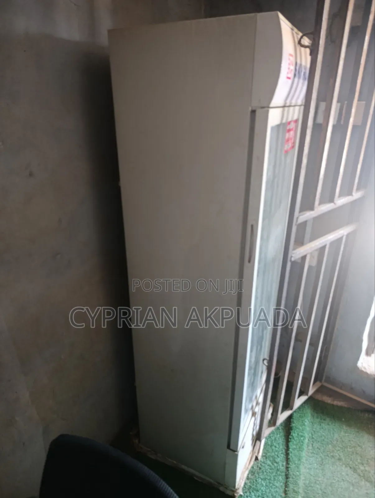 Skyrun Showcase Refrigerator