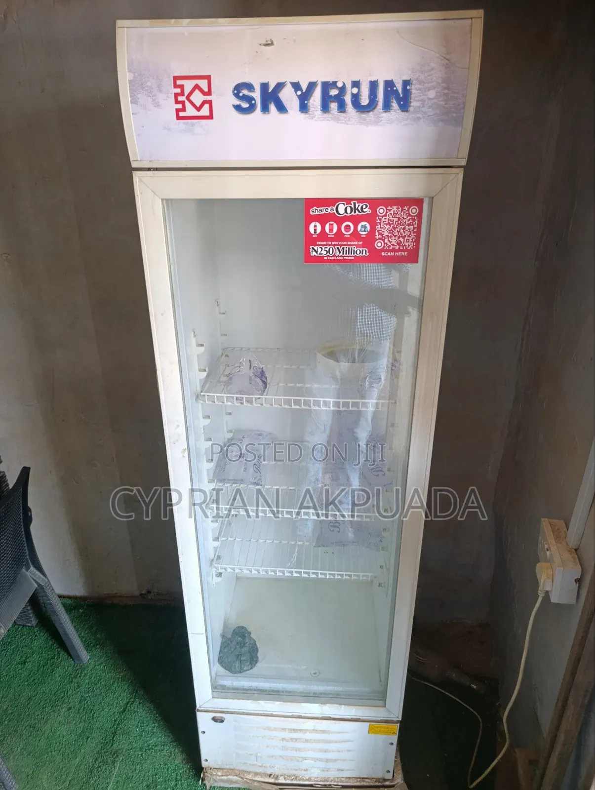 Skyrun Showcase Refrigerator
