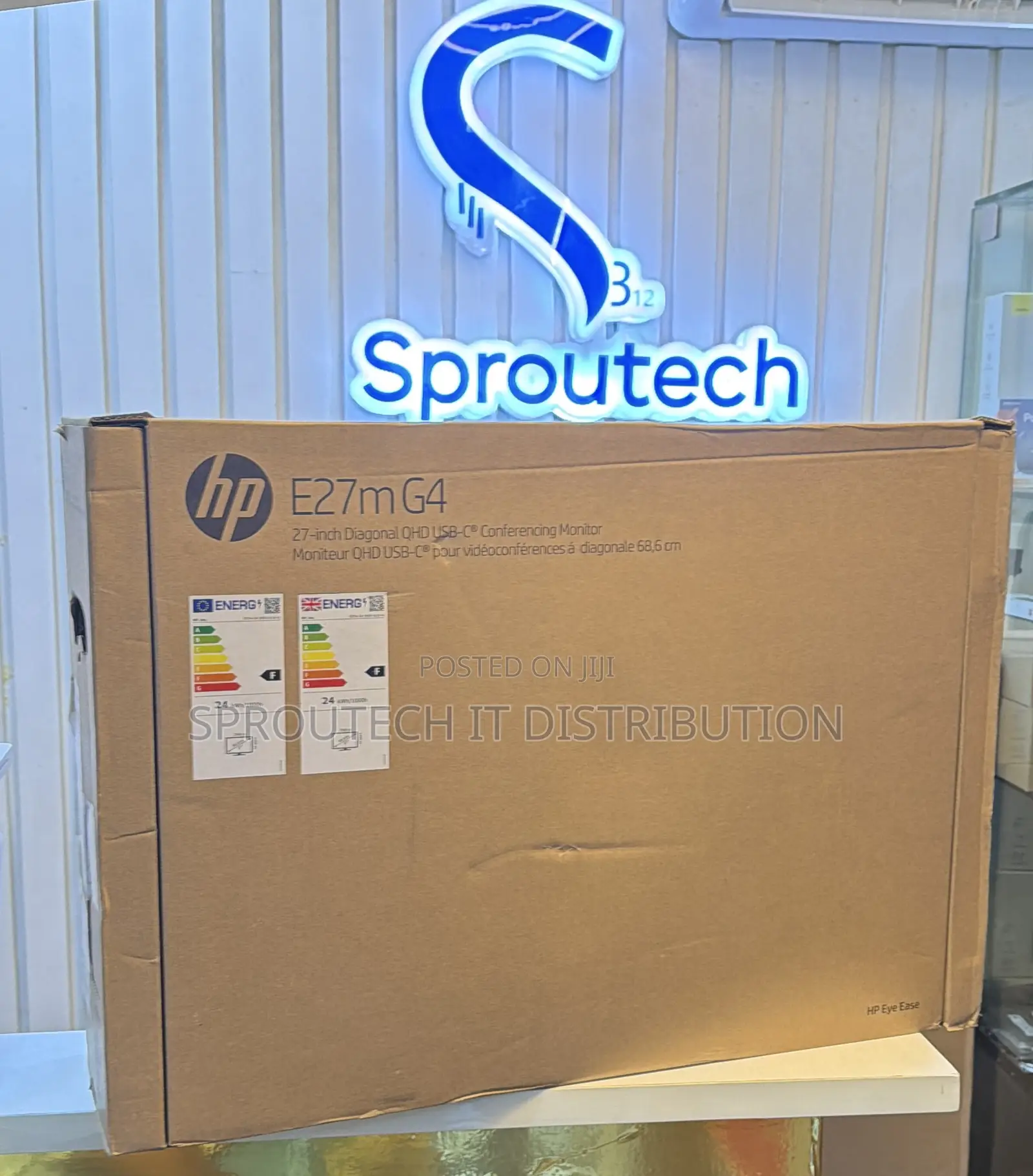 HP E27m G4 27” QHD Conferencing Monitor