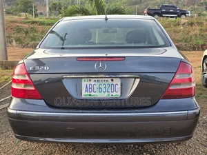 Mercedes-Benz E320 2004 Blue