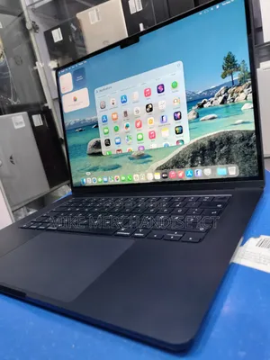 Laptop Apple MacBook Air 2024 M3 15-inch 16GB Intel Core M3 SSD 512GB
