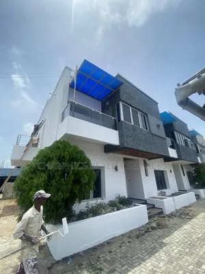 4bdrm Duplex in Lekki Phase 1 for rent