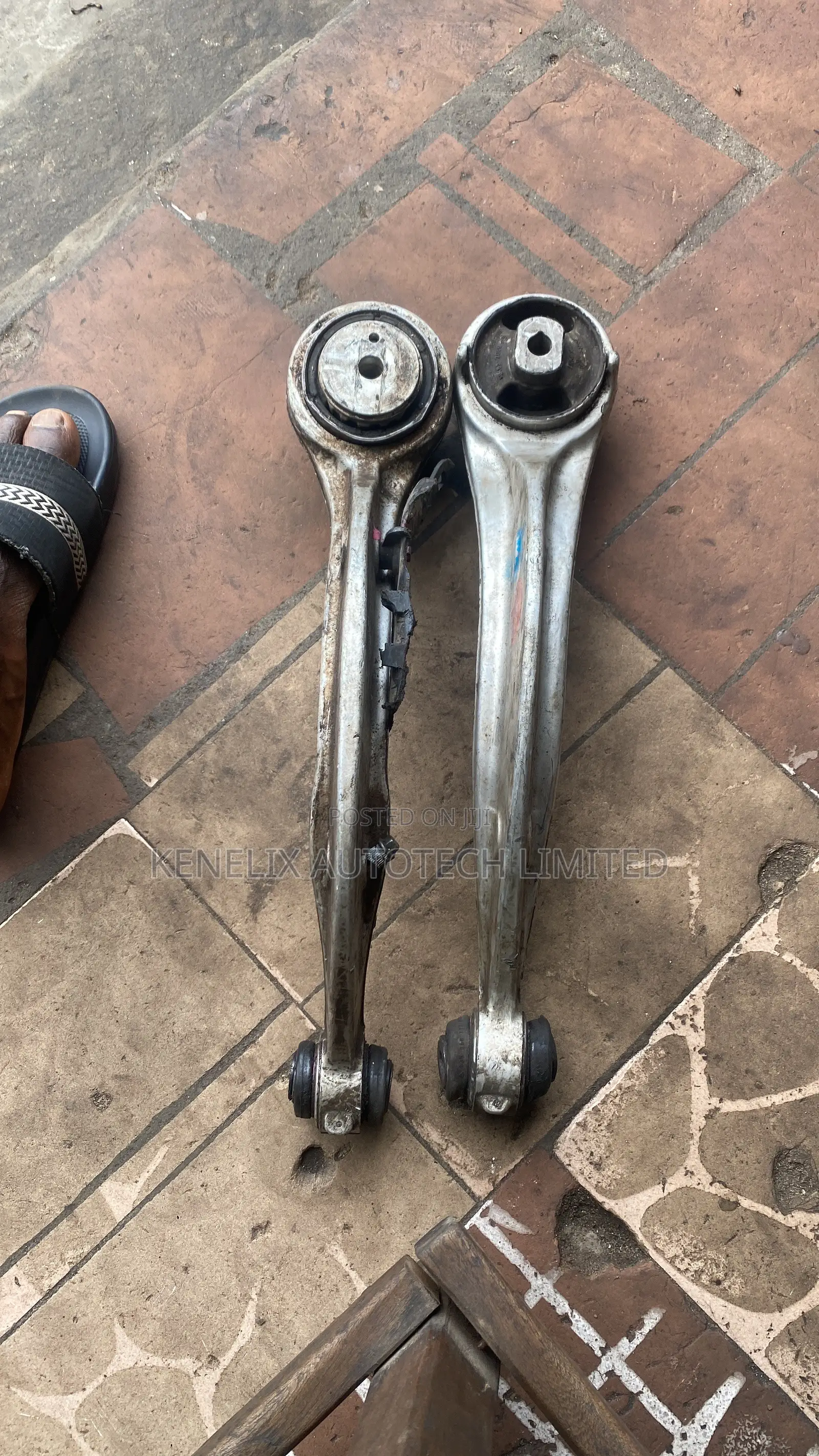 Front Lower Arm Velar