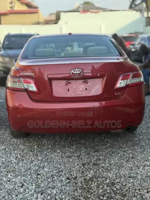 Toyota Camry LE 4dr Sedan (2.5L 4cyl 6A) 2011 Red