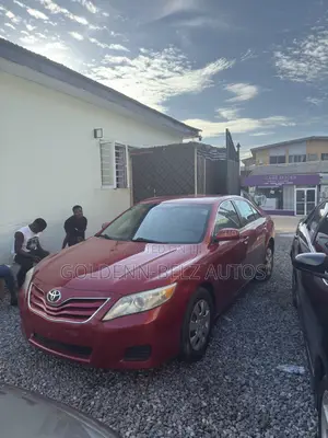 Toyota Camry LE 4dr Sedan (2.5L 4cyl 6A) 2011 Red