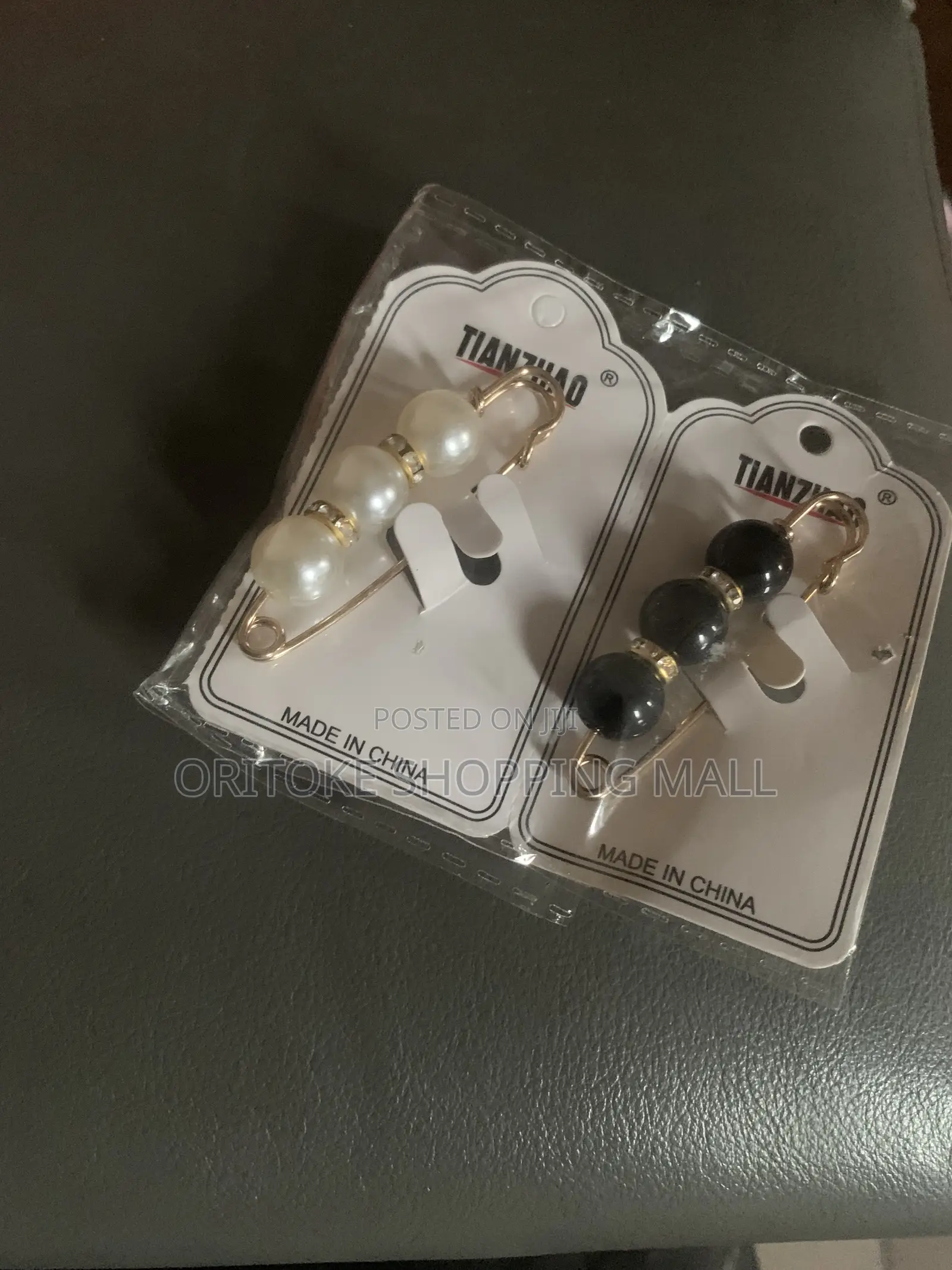 Hijab Pins X4pcs (Bronch Per One)