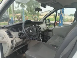Renault Trafic 2012 White