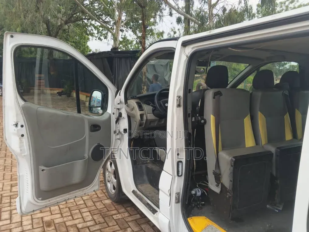 Renault Trafic 2012 White