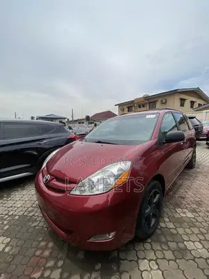 Toyota Sienna 2007 Red