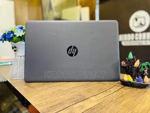 Laptop HP 15-da3007nia 8GB Intel Core i5 HDD 256GB